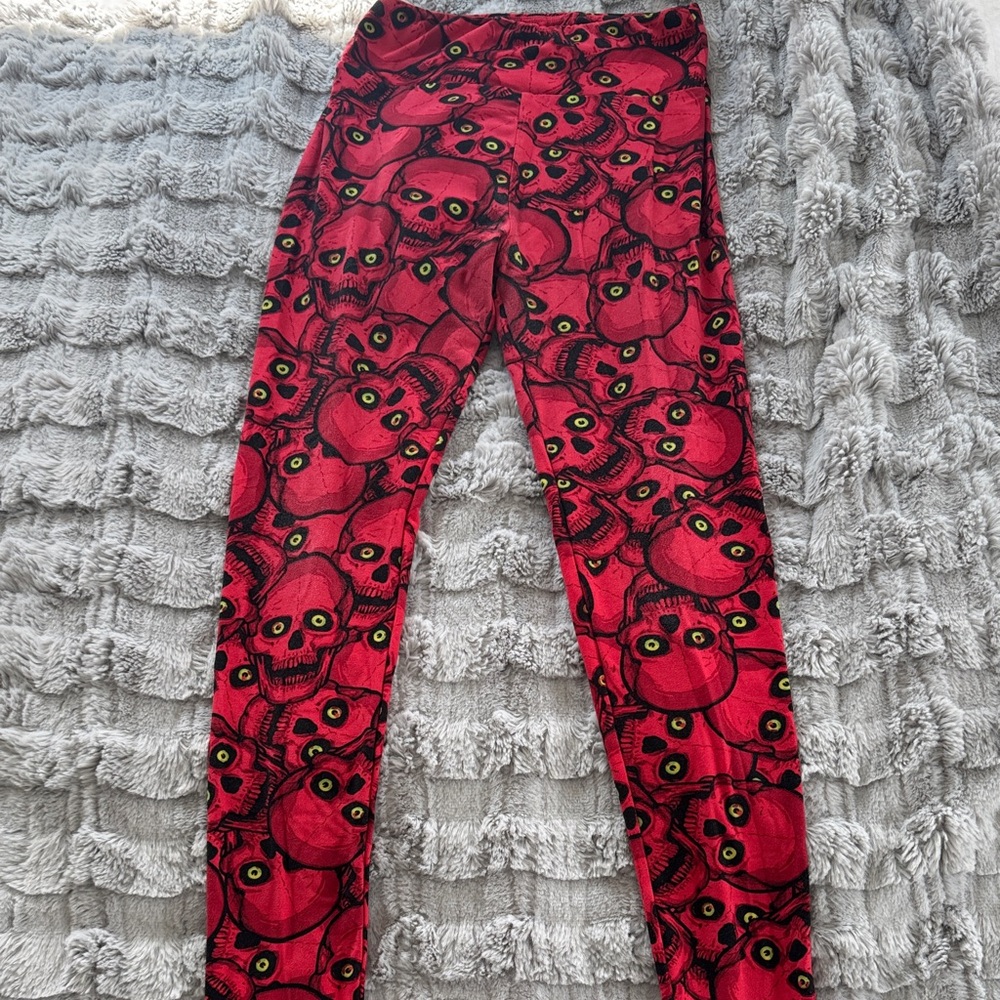 LuLaRoe Red Skull Pattern Leggings